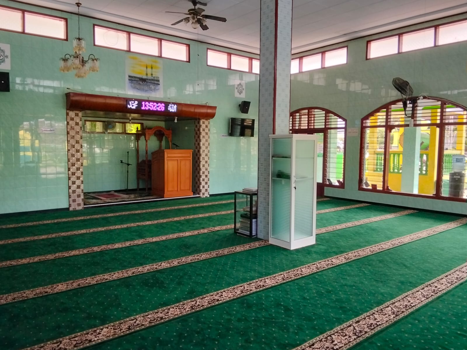 Foto Dalam Masjid (Mimbar/Mihrab) — Al Ikhlas, Bedewang, Songgon