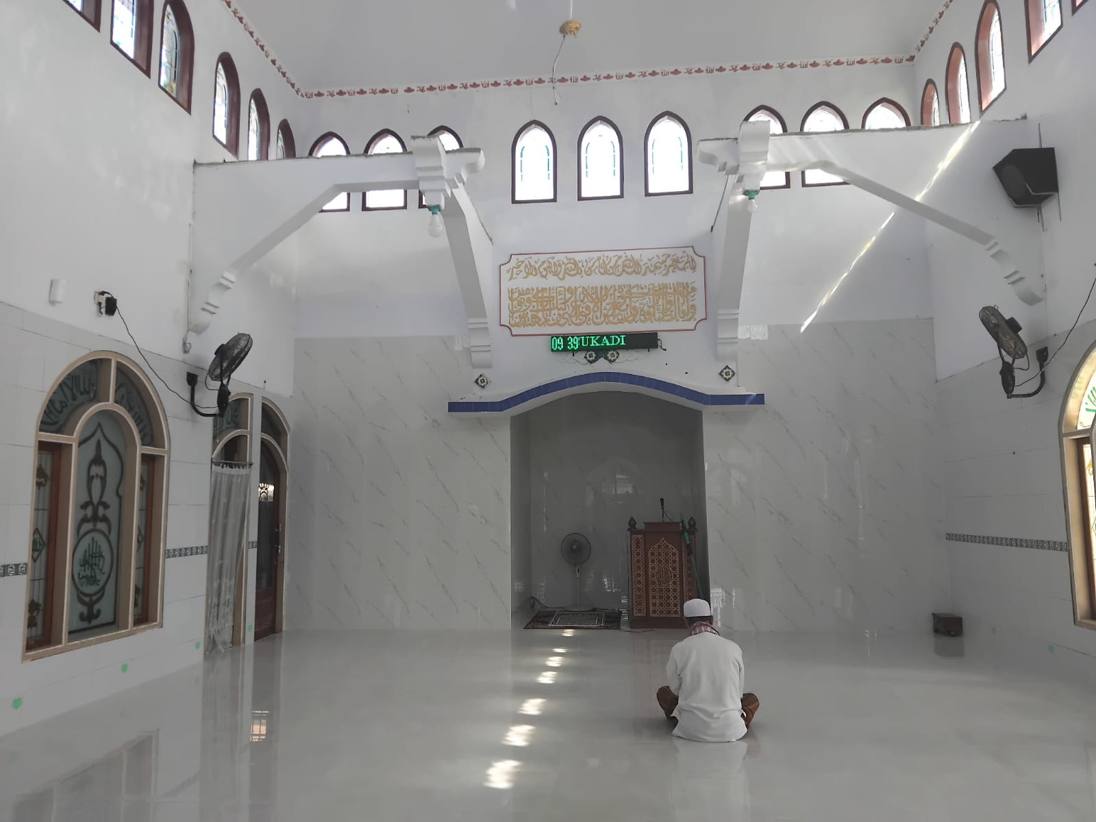 Foto Dalam Masjid (Mimbar/Mihrab) — BAITUL MUTTAQIN, Labanasem, Kabat