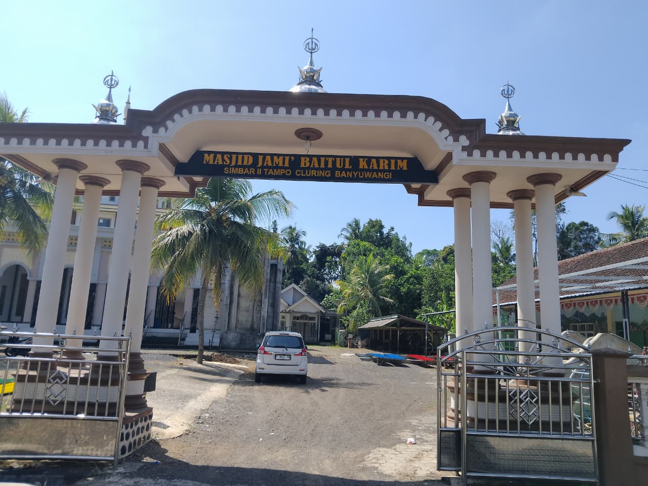 Foto Depan Masjid & Papan Nama — BAITUL KARIM, Tampo, Cluring