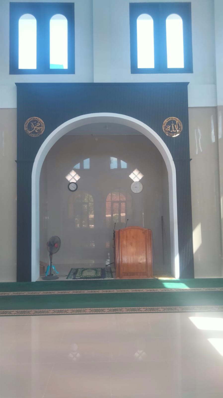 Foto Dalam Masjid (Mimbar/Mihrab) — BAITUL MUTTAQIEN, Kesilir, Siliragung