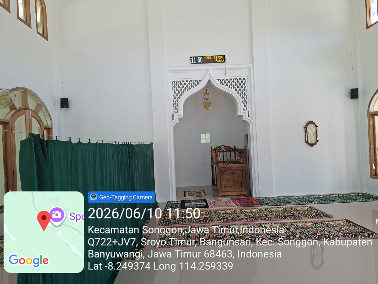 Foto Dalam Masjid (Mimbar/Mihrab) — Miftahul Jannah, Bangunsari, Songgon