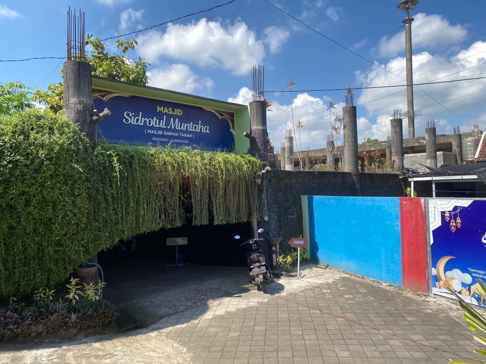 Foto Depan Masjid & Papan Nama — SIDROTUL MUNTAHA, Karangharjo, Glenmore
