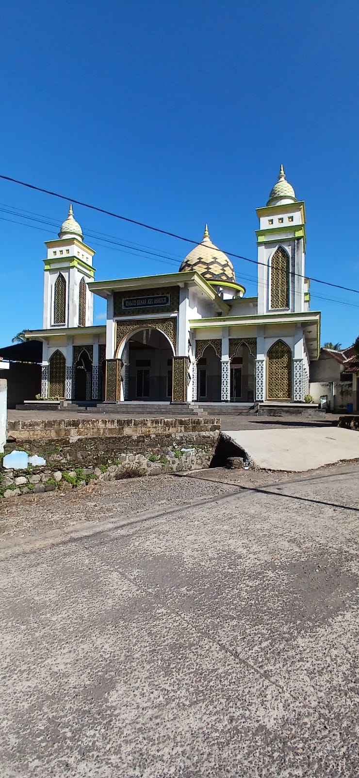 Foto Depan Masjid & Papan Nama — MADINATUL MUNAWAROH, Bedewang, Songgon