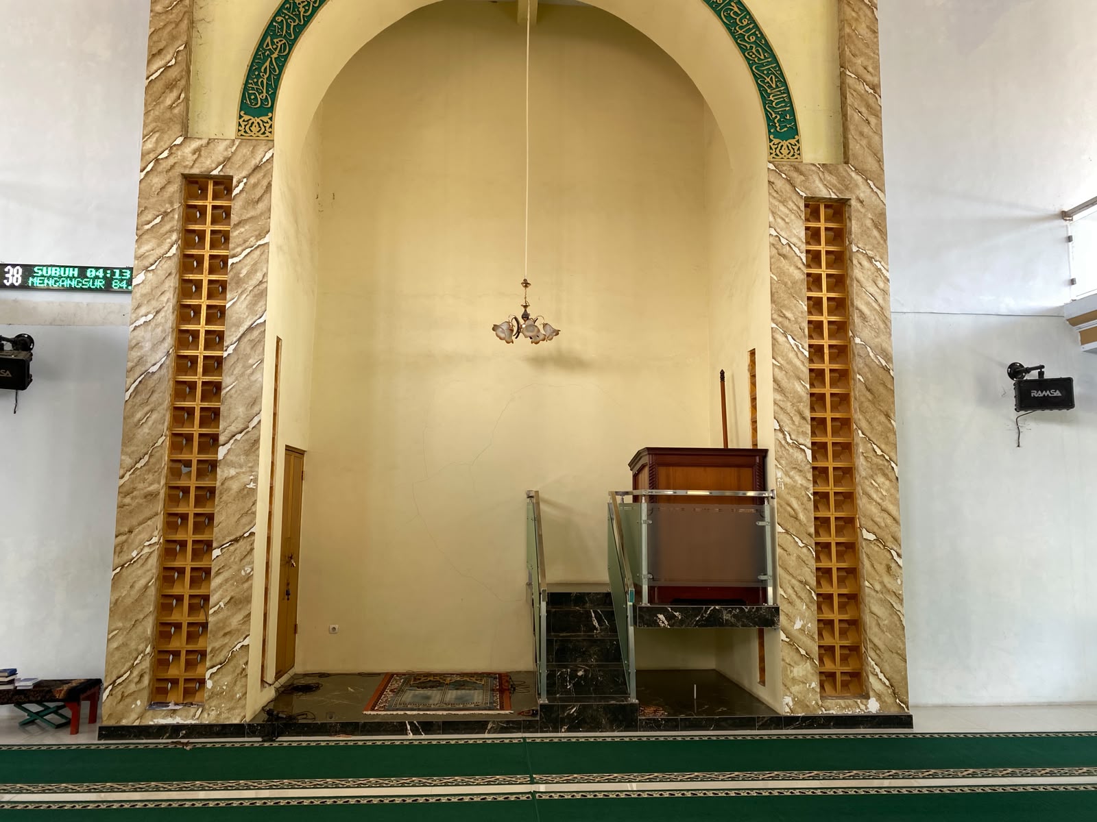 Foto Dalam Masjid (Mimbar/Mihrab) — BAITUL AMIN, Karangharjo, Glenmore