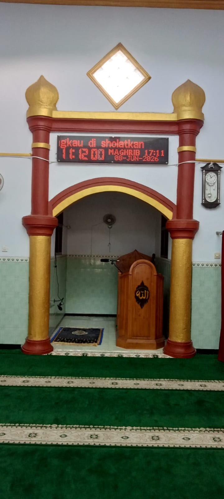Foto Dalam Masjid (Mimbar/Mihrab) — BAITUSSALAM, Seneporejo, Siliragung