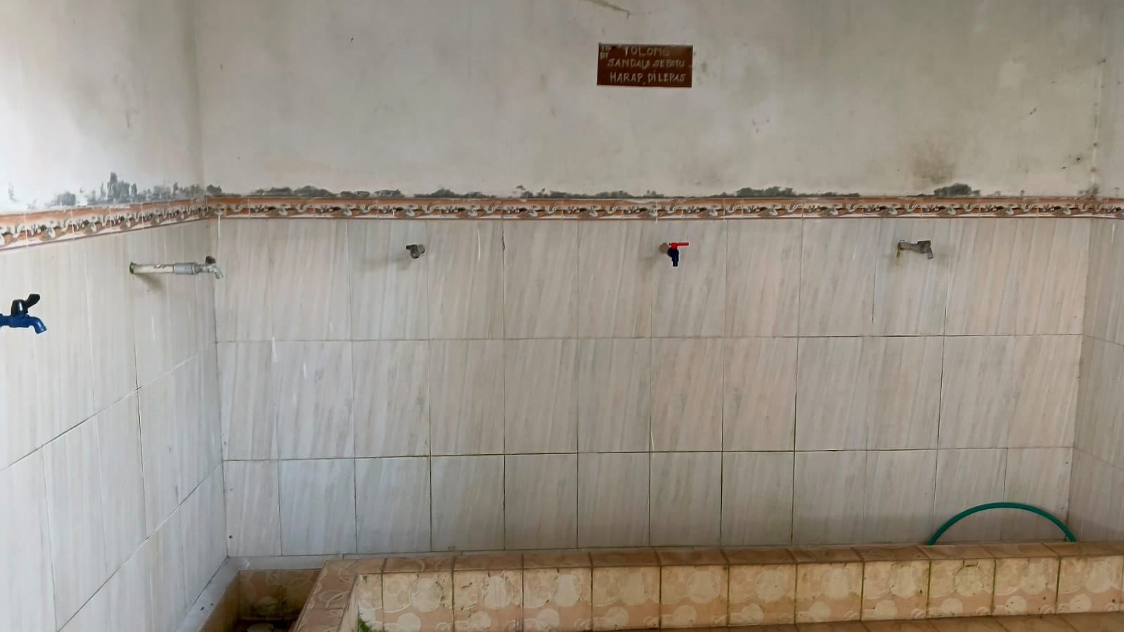 Foto Tempat Wudhu — DARUSSALAM, Margomulyo, Glenmore
