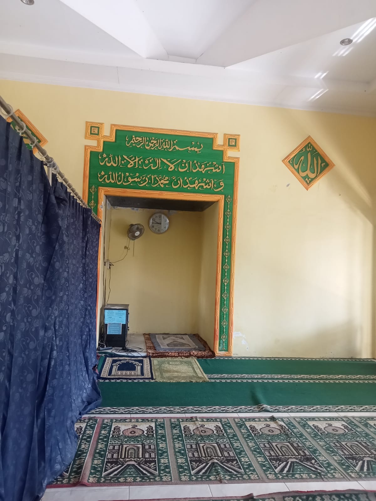 Foto Dalam Masjid (Mimbar/Mihrab) — BAITUL MUTTAQIN, Kemiri, Singojuruh