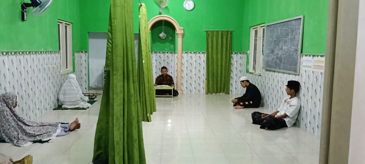 Foto Kegiatan — NAHDOTUT THOLAB, Padang, Singojuruh