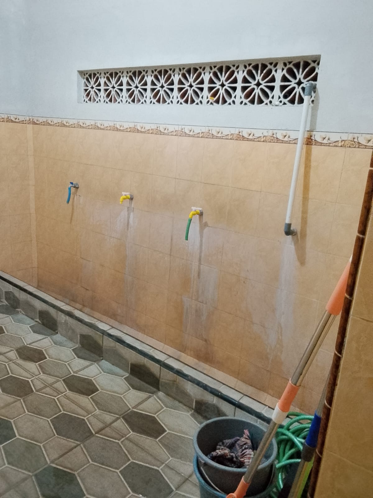 Foto Tempat Wudhu — BAITUR ROHIM, Sembulung, Cluring