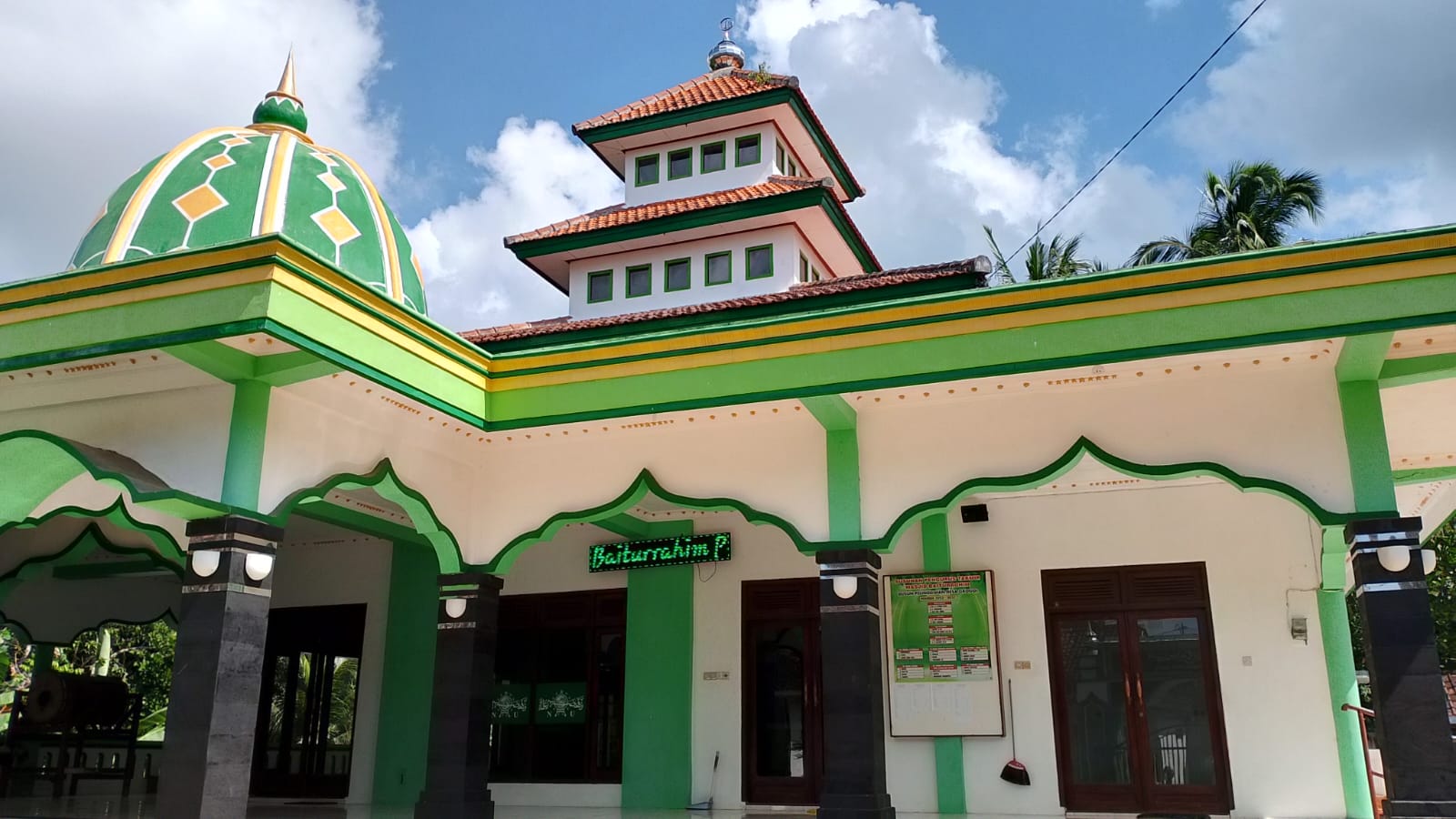 Foto Depan Masjid & Papan Nama — BAITURROHIM, Grogol, Giri