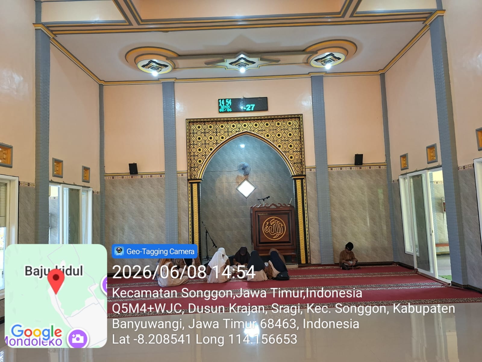 Foto Dalam Masjid (Mimbar/Mihrab) — Al Wahdah, Sumberarum, Songgon