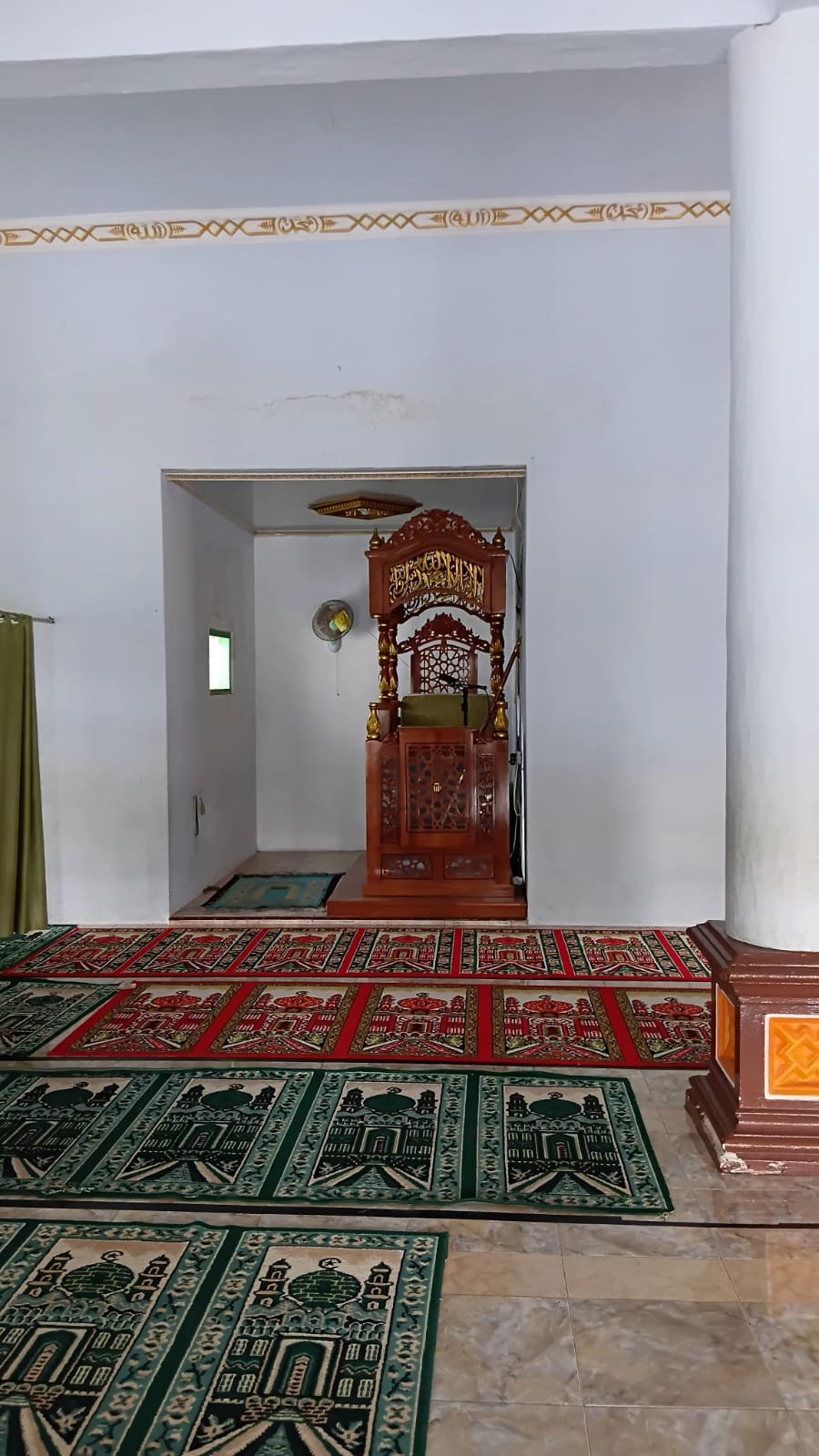 Foto Dalam Masjid (Mimbar/Mihrab) — AS-SYUHADA`, Barurejo, Siliragung