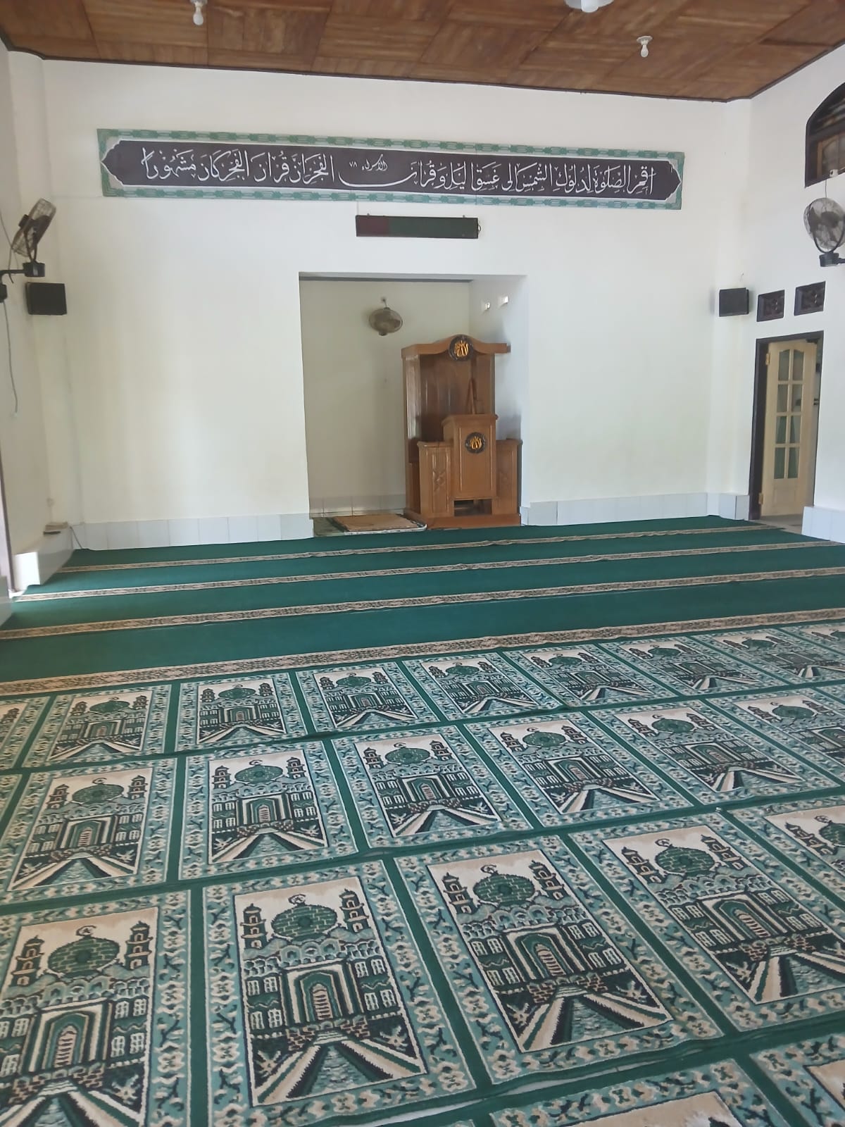 Foto Dalam Masjid (Mimbar/Mihrab) — AL FALAH, Sarongan, Pesanggaran