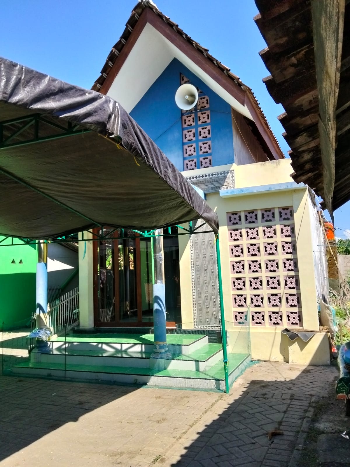 Foto Depan Masjid & Papan Nama — DARUSSAADAH, Blimbingsari, Blimbingsari