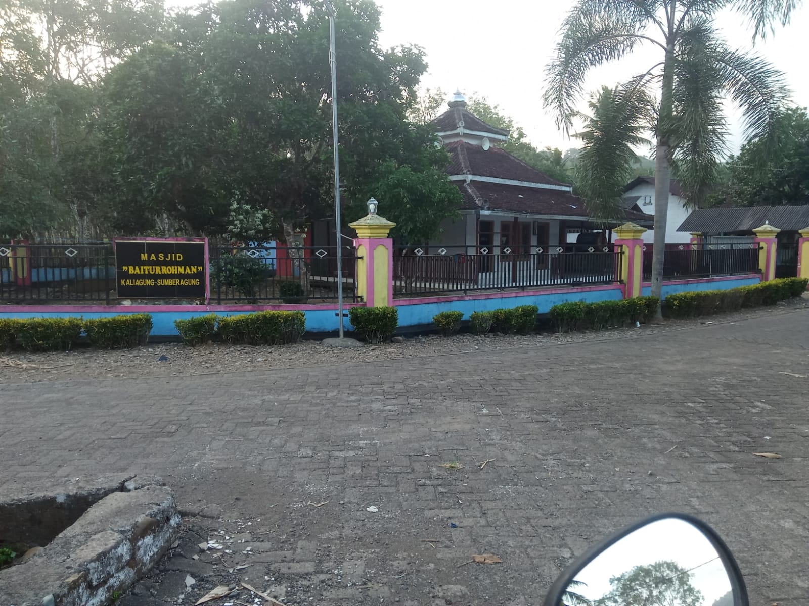 Foto Depan Masjid & Papan Nama — BAITURROHMAN, Sumberagung, Pesanggaran