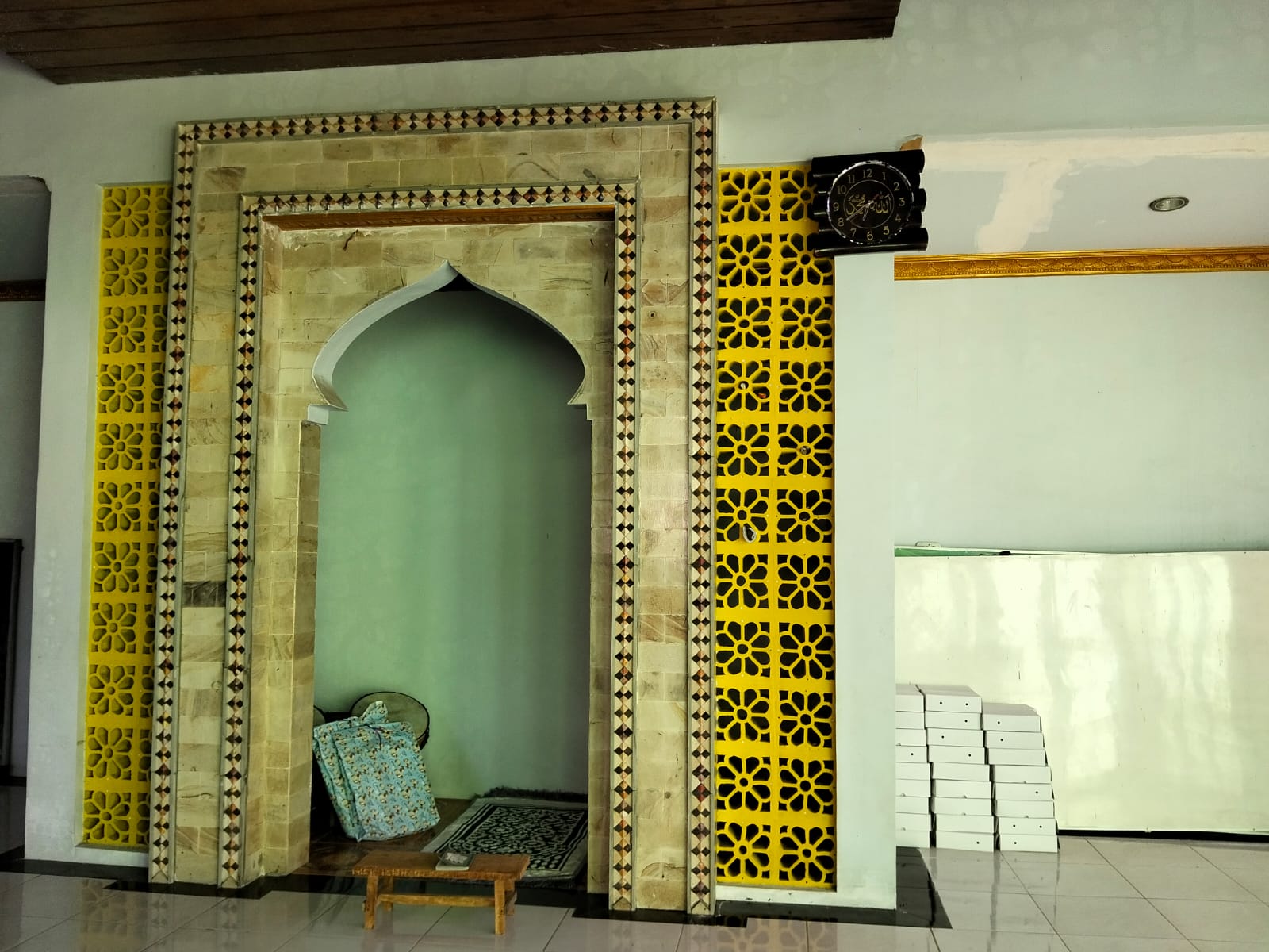 Foto Dalam Masjid (Mimbar/Mihrab) — DARUSSAADAH, Blimbingsari, Blimbingsari