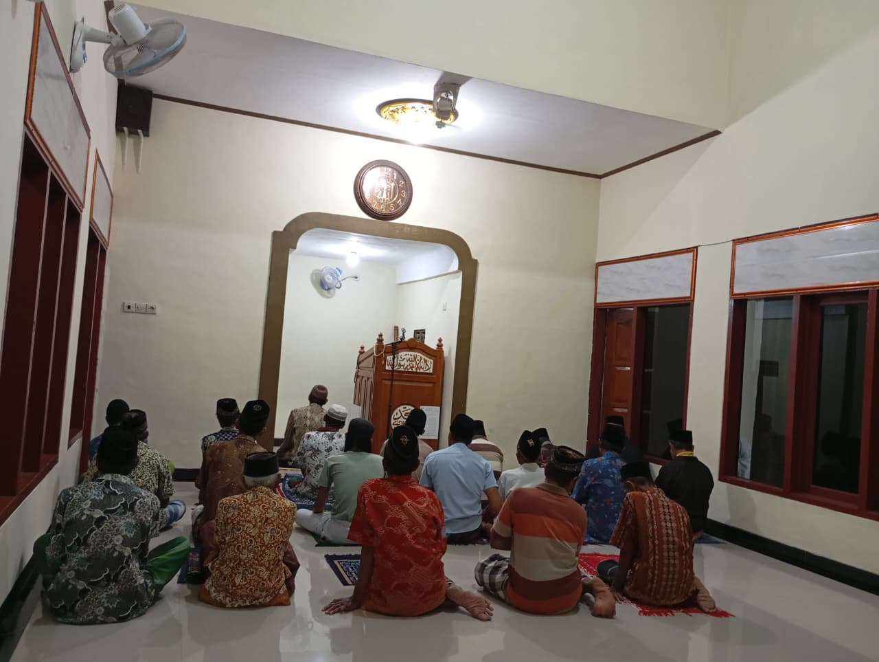 Foto Dalam Masjid (Mimbar/Mihrab) — MIFTAHUL HUDA, Sidorejo, Purwoharjo