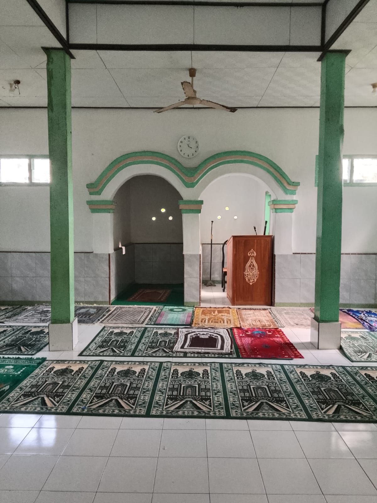 Foto Dalam Masjid (Mimbar/Mihrab) — AL BAROKAH, Barurejo, Siliragung
