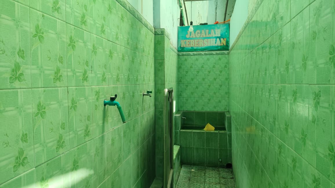 Foto Kamar Mandi/WC — AL-MUQORROBIN, Singotrunan, Banyuwangi