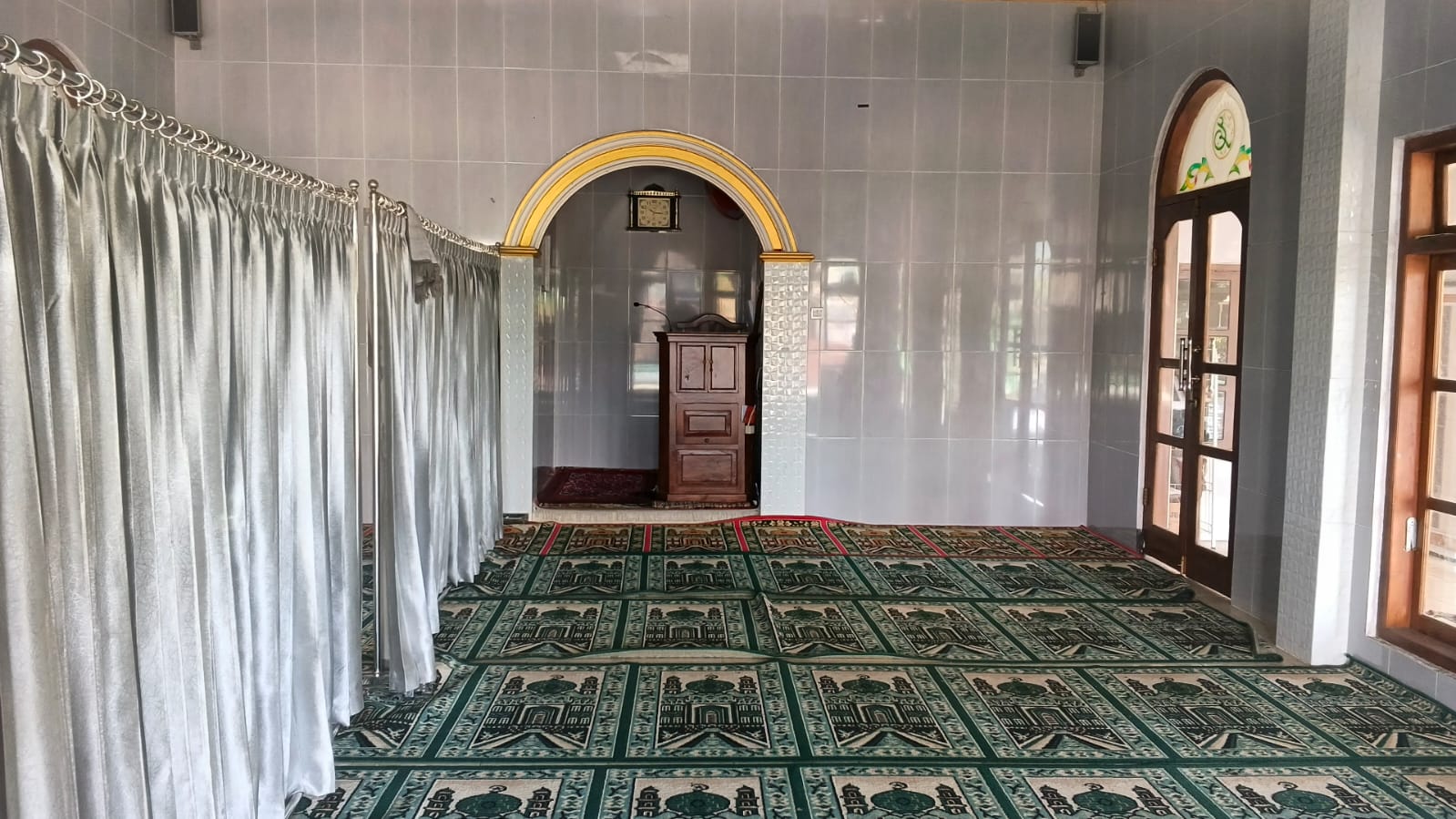 Foto Dalam Masjid (Mimbar/Mihrab) — AT-TAUFIQ, Karangharjo, Glenmore