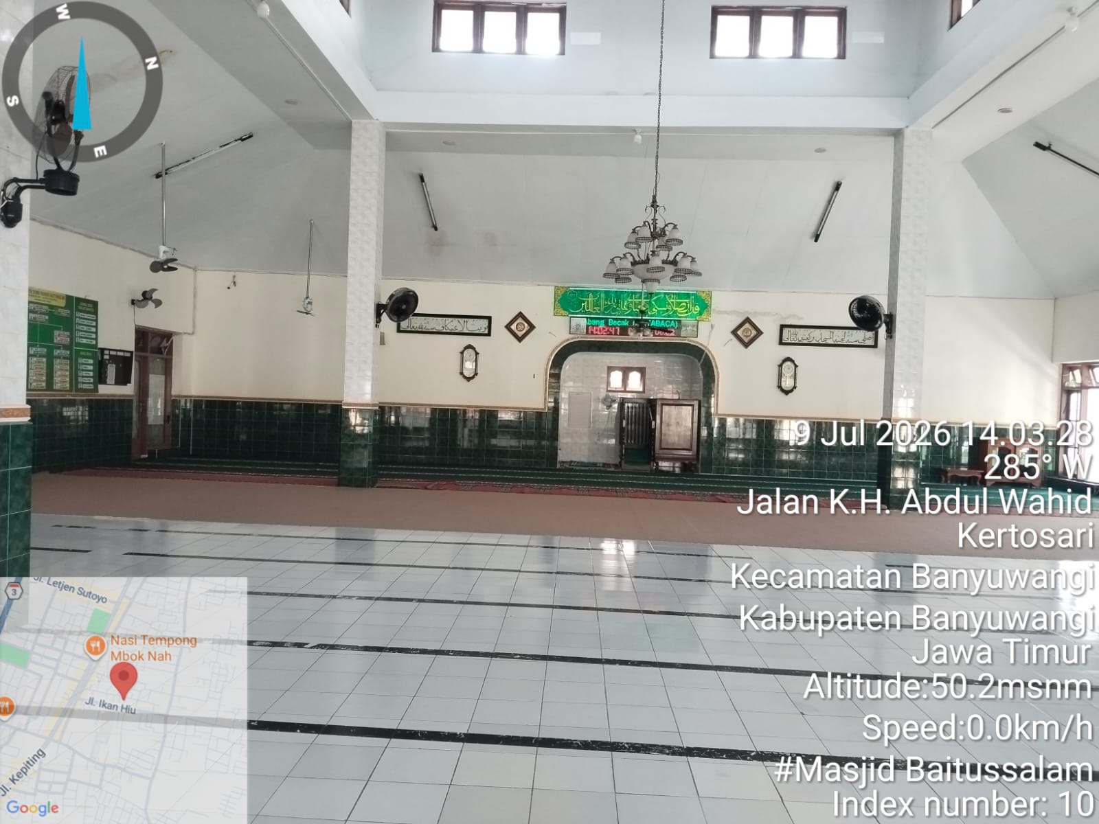Foto Dalam Masjid (Mimbar/Mihrab) — Baitussalam, Kertosari, Banyuwangi