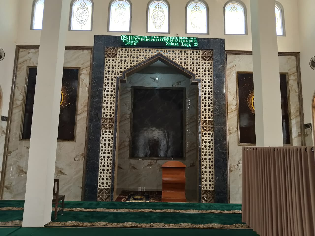 Foto Dalam Masjid (Mimbar/Mihrab) — AL IKHLAS, Tampo, Cluring