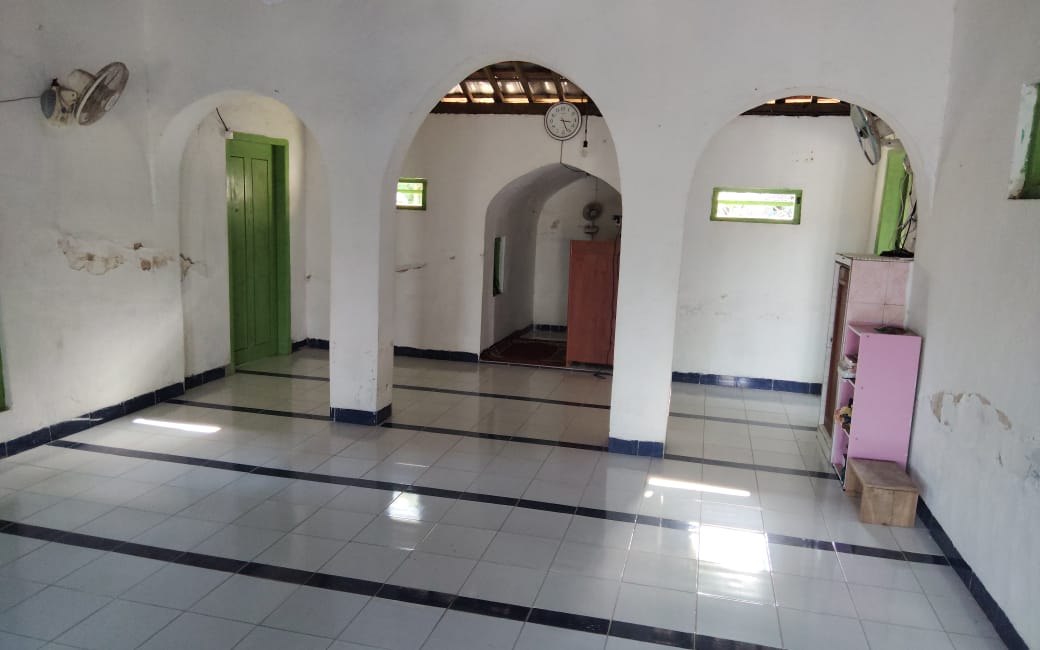 Foto Dalam Masjid (Mimbar/Mihrab) — BAITURROHMAN, Sumbermulyo, Pesanggaran