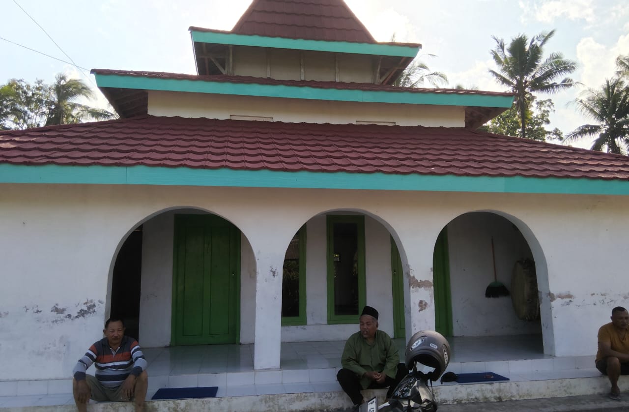 Foto Depan Masjid & Papan Nama — BAITURROHMAN, Sumbermulyo, Pesanggaran