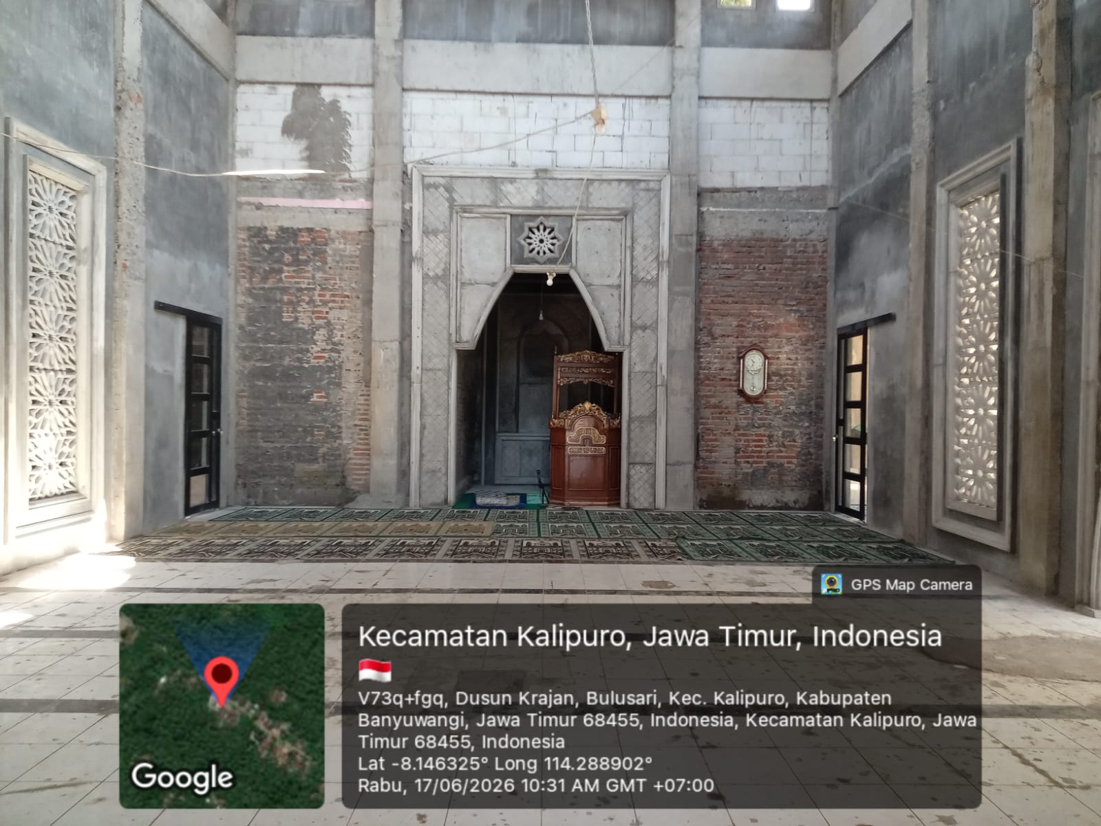 Foto Dalam Masjid (Mimbar/Mihrab) — BAITUL MUKMIN, Bulusari, Kalipuro