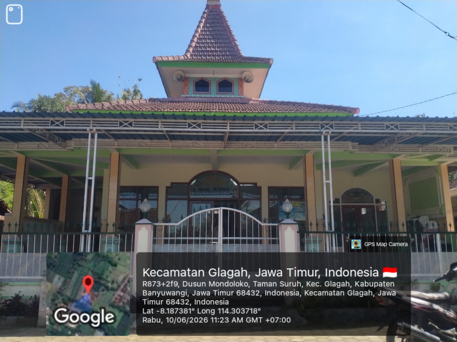 Foto Depan Masjid & Papan Nama — AL-IKHLAS, Tamansuruh, Glagah