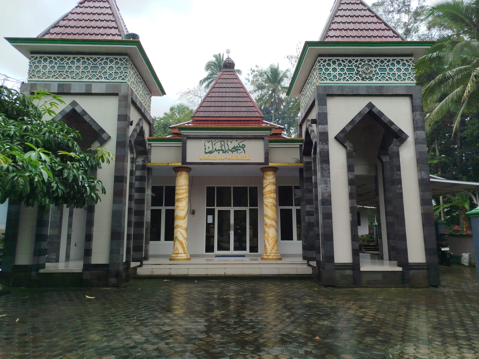 Foto Depan Masjid & Papan Nama — AL-MUBAROK, Sepanjang, Glenmore