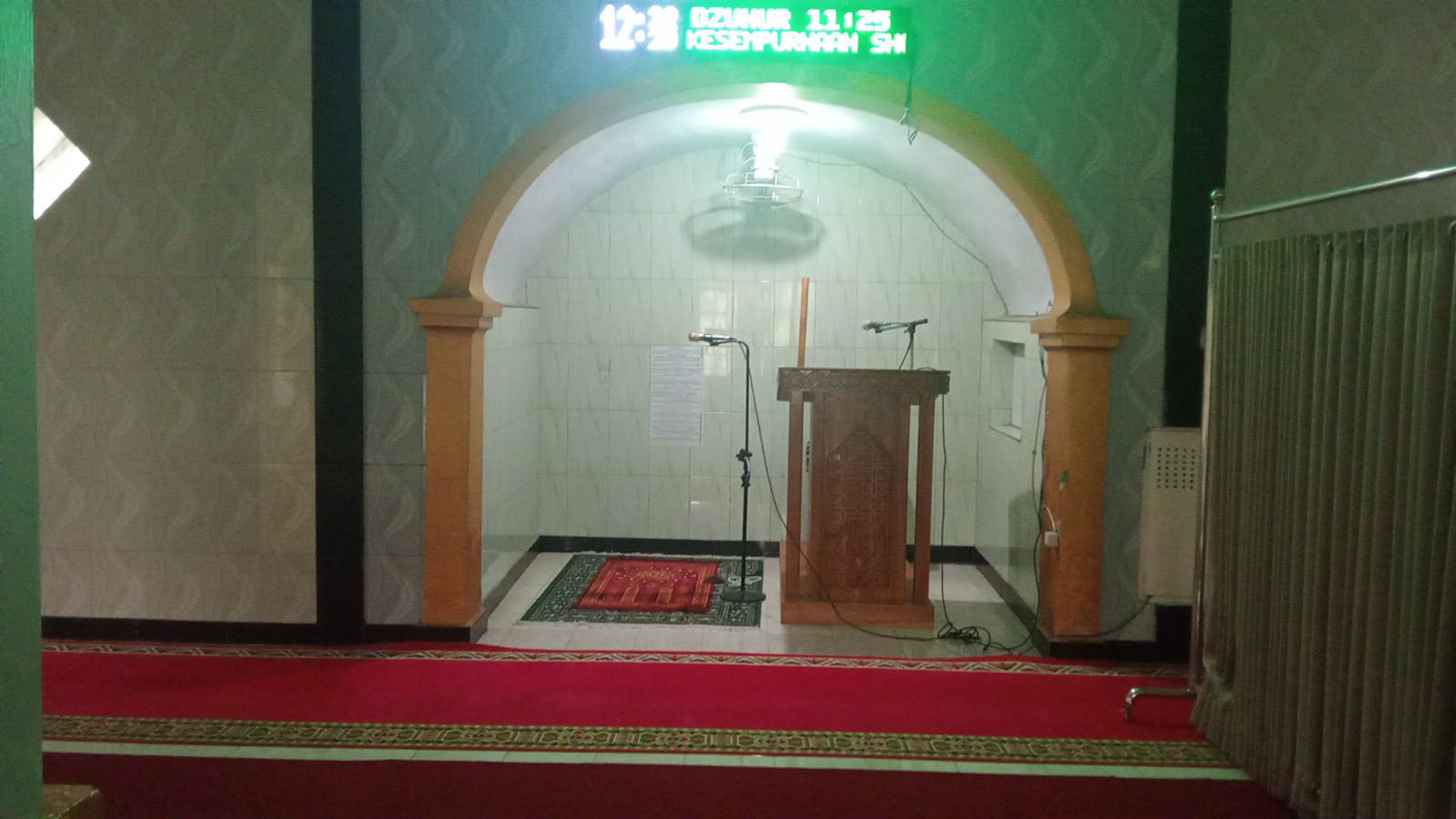 Foto Dalam Masjid (Mimbar/Mihrab) — Sabillul Muttaqien, Kebondalem, Bangorejo