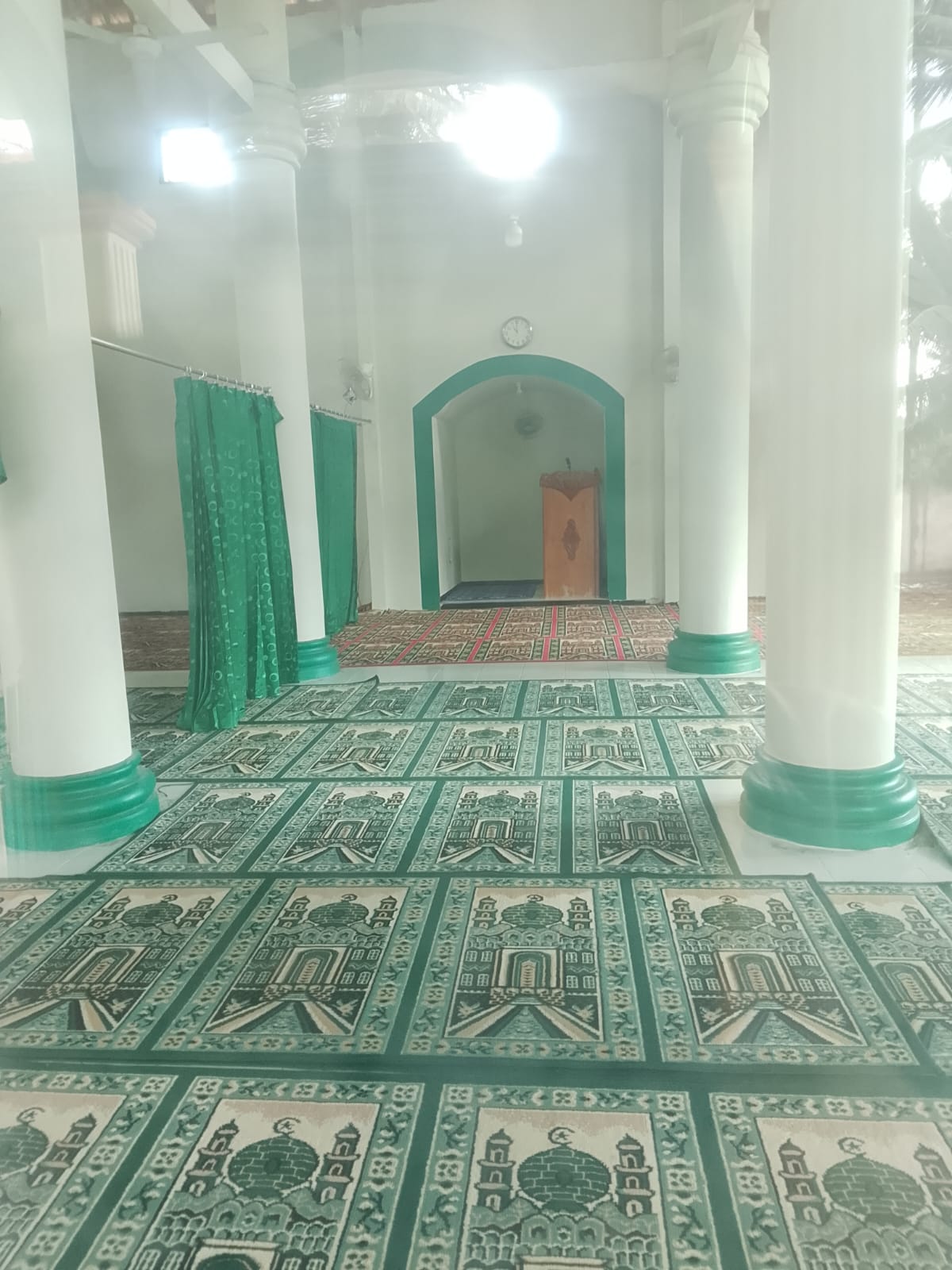 Foto Dalam Masjid (Mimbar/Mihrab) — MIFTAHUL HUDA, Barurejo, Siliragung