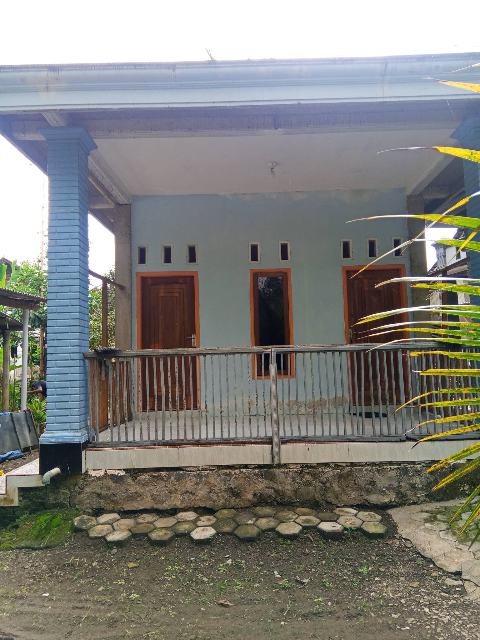 Foto Depan Masjid & Papan Nama — DARUN NAJAH, Yosomulyo, Gambiran