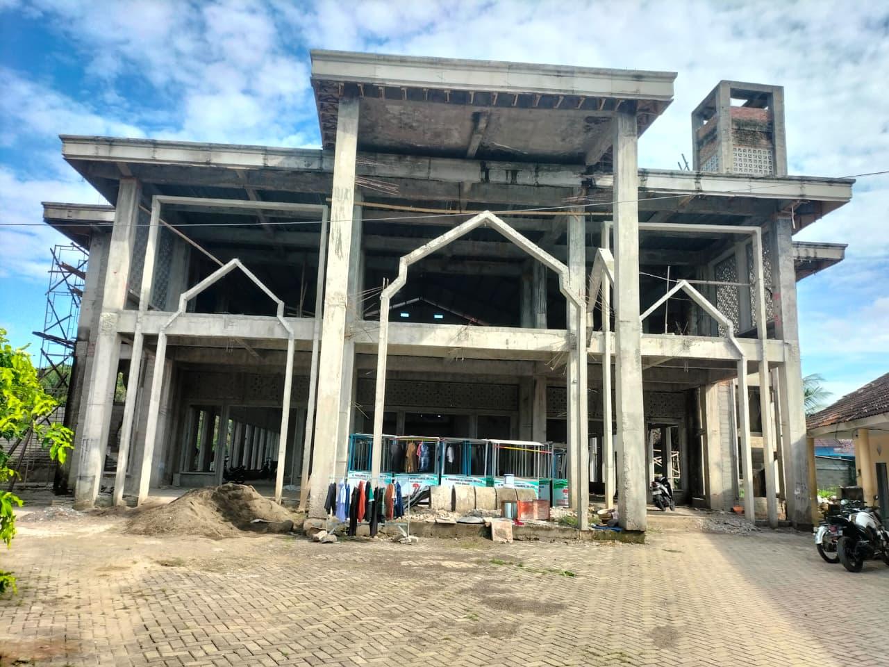 Foto Depan Masjid & Papan Nama — As Suwaidah Nurrut Taqwa, Balak, Songgon