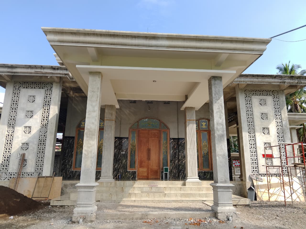 Foto Depan Masjid & Papan Nama — AL IKHLAS, Tampo, Cluring