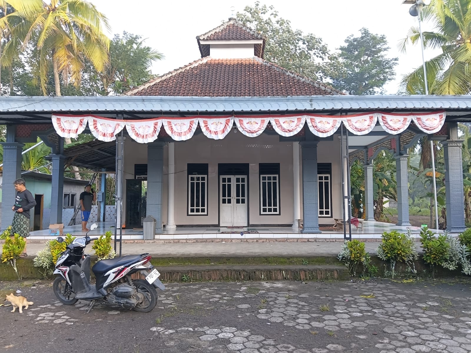 Foto Depan Masjid & Papan Nama — NURUL HUDA, Barurejo, Siliragung