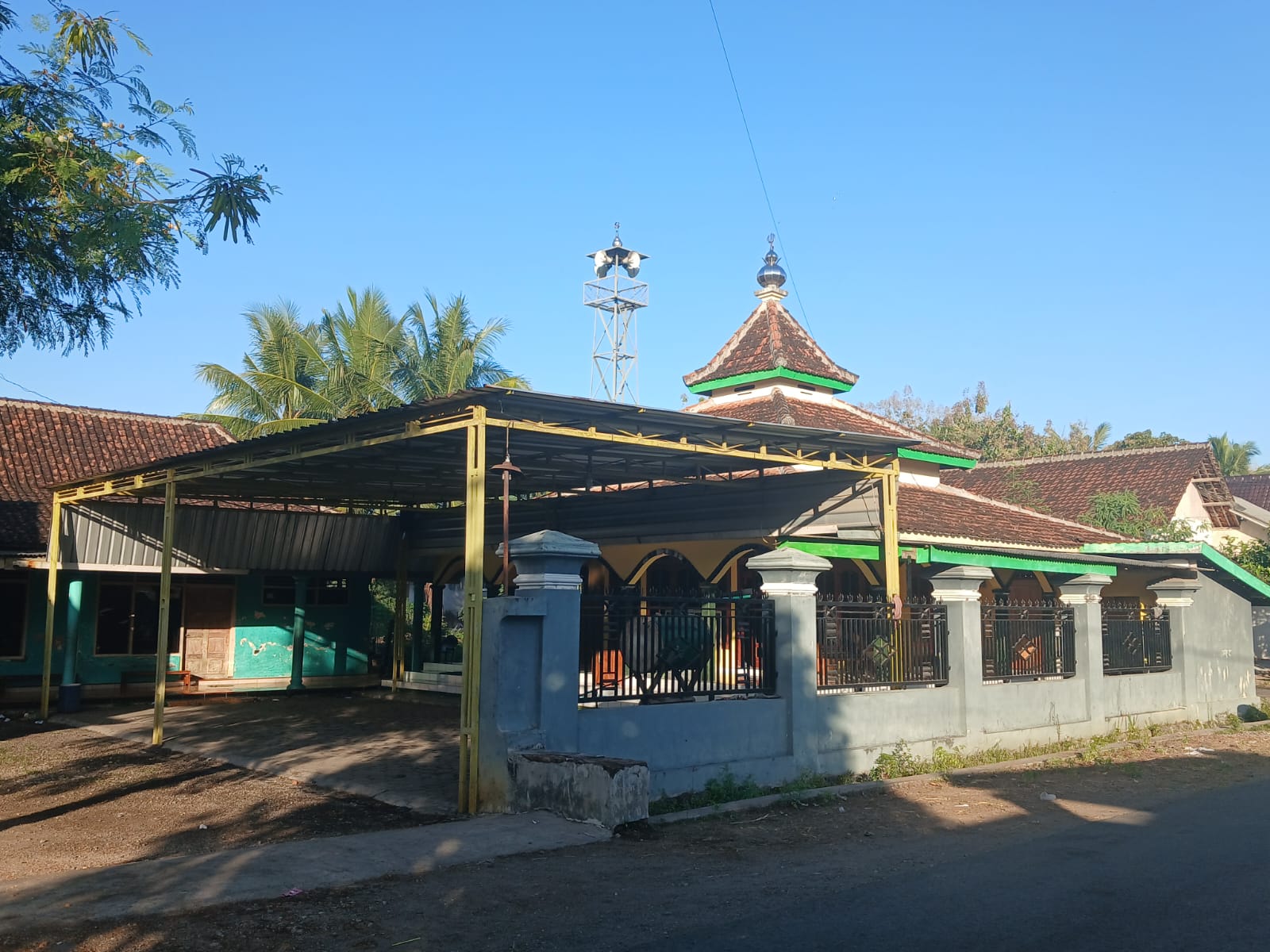 Foto Depan Masjid & Papan Nama — AL AZHAR, Purwodadi, Gambiran