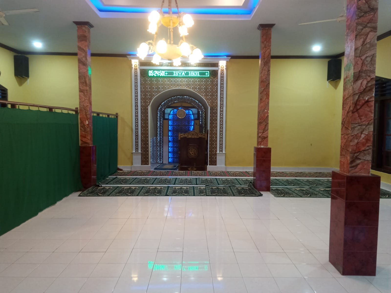 Foto Dalam Masjid (Mimbar/Mihrab) — AL FURQON, Kandangan, Pesanggaran