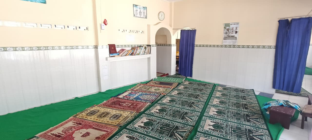Foto Dalam Masjid (Mimbar/Mihrab) — DARUR ROHMAH, Gumirih, Singojuruh