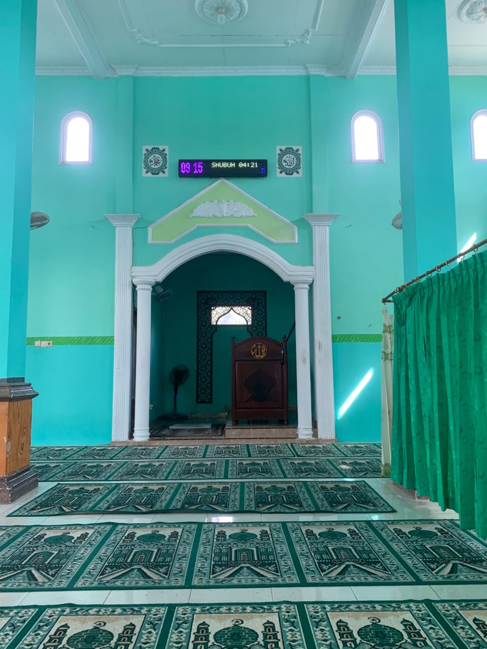 Foto Dalam Masjid (Mimbar/Mihrab) — Ar-Rohman, Yosomulyo, Gambiran
