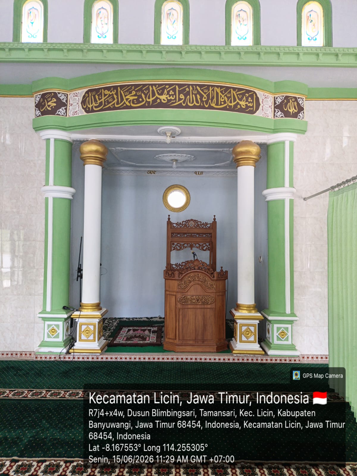 Foto Dalam Masjid (Mimbar/Mihrab) — Baitus Salam, Tamansari, Licin