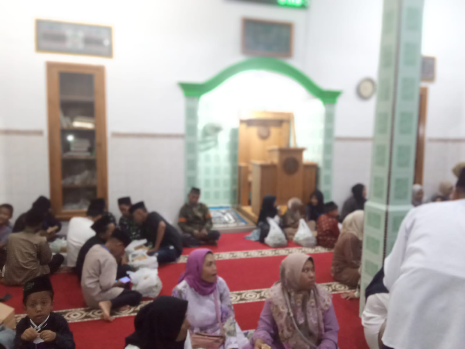 Foto Dalam Masjid (Mimbar/Mihrab) — BAITUNNAJAH, Kandangan, Pesanggaran