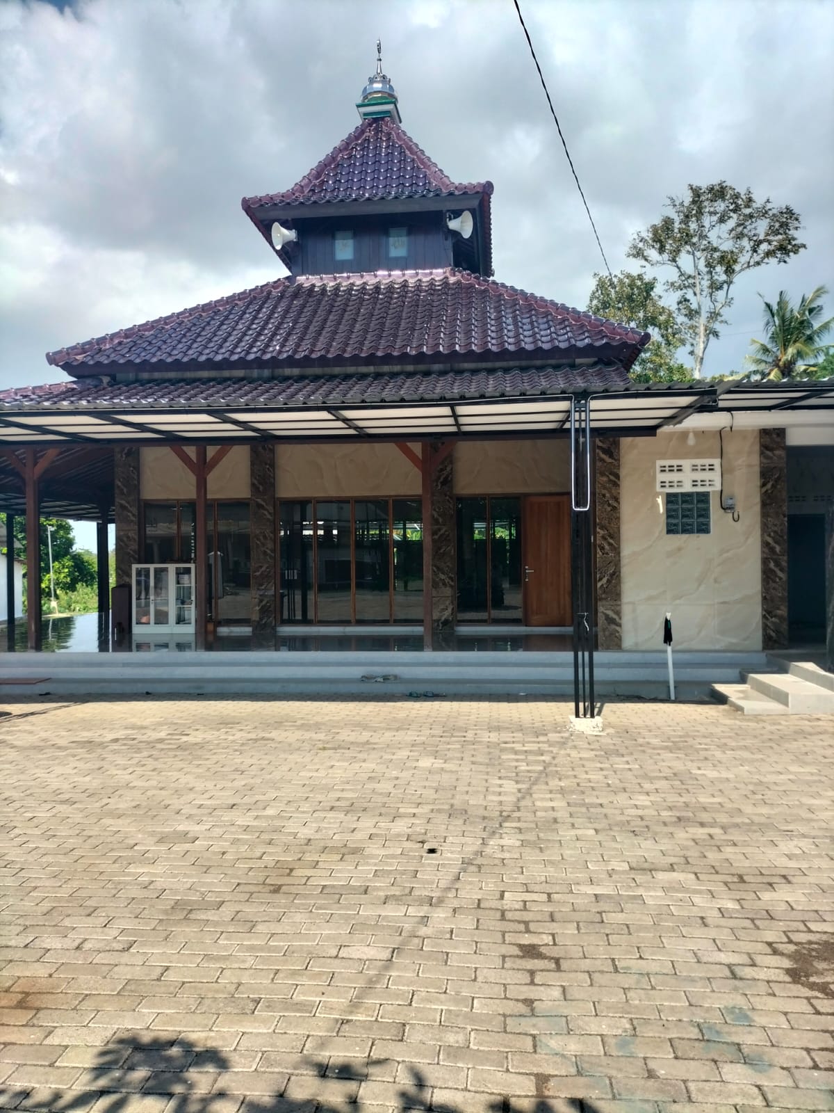 Foto Depan Masjid & Papan Nama — BAITUL AZIZ, Kradenan, Purwoharjo