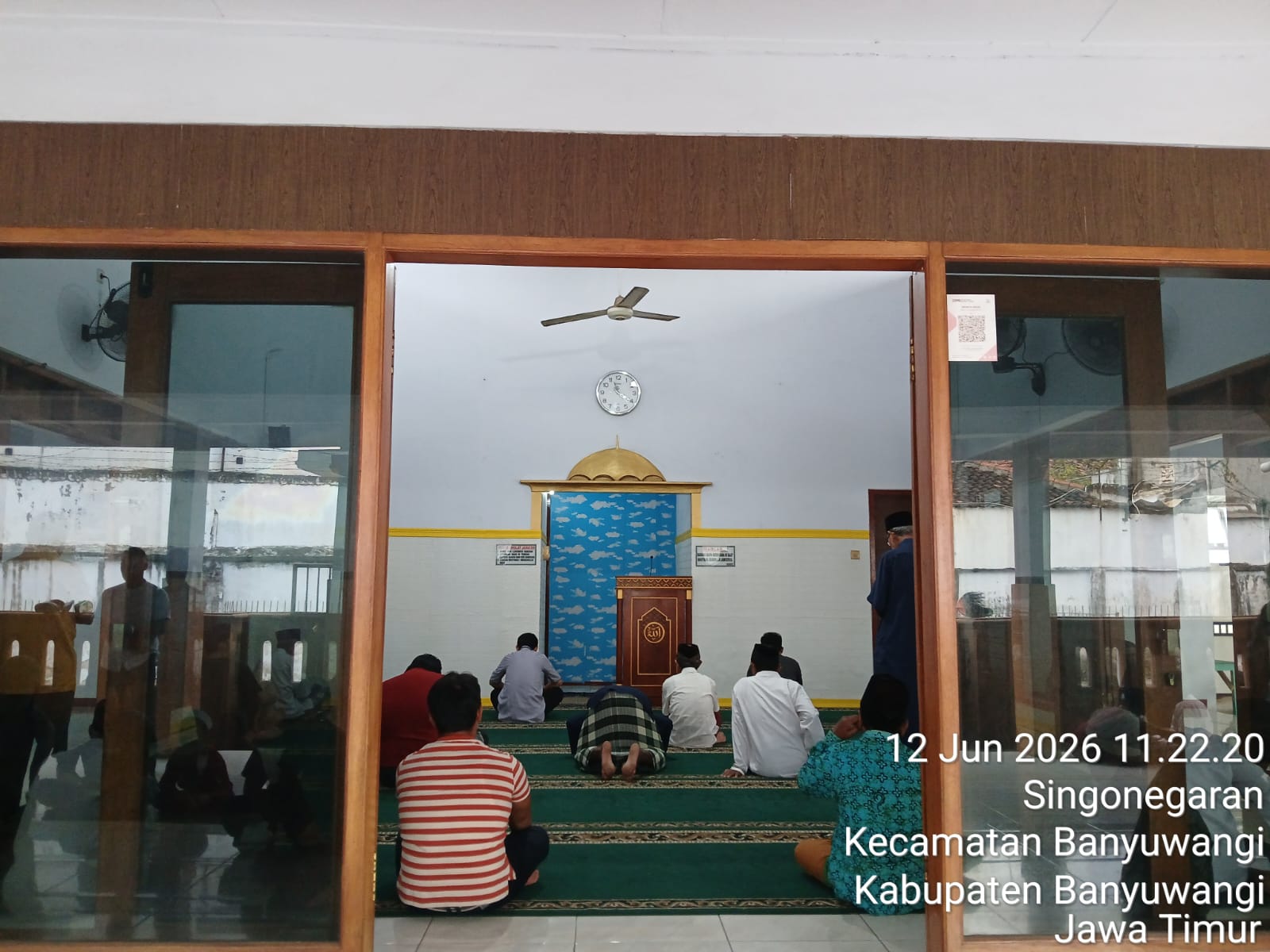 Foto Dalam Masjid (Mimbar/Mihrab) — AL-IKHLAS, Singonegaran, Banyuwangi