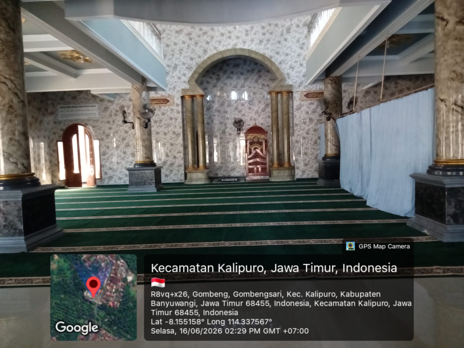 Foto Dalam Masjid (Mimbar/Mihrab) — BAITURROHIM, Gombengsari, Kalipuro