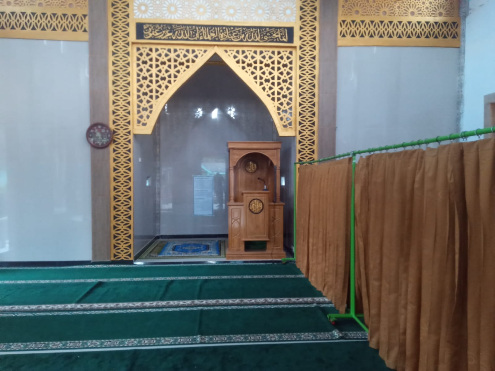 Foto Dalam Masjid (Mimbar/Mihrab) — BAITUSSALAM, Kandangan, Pesanggaran