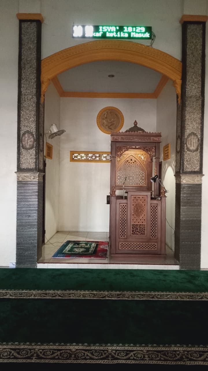Foto Dalam Masjid (Mimbar/Mihrab) — Al-Munawaroh, Sukomaju, Srono