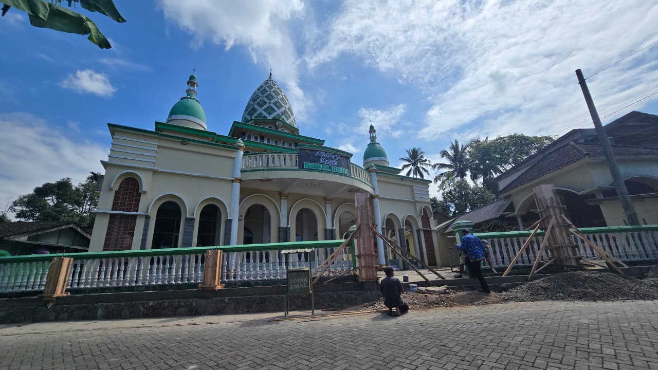 Foto Depan Masjid & Papan Nama — Nurul Huda, Tamansari, Licin