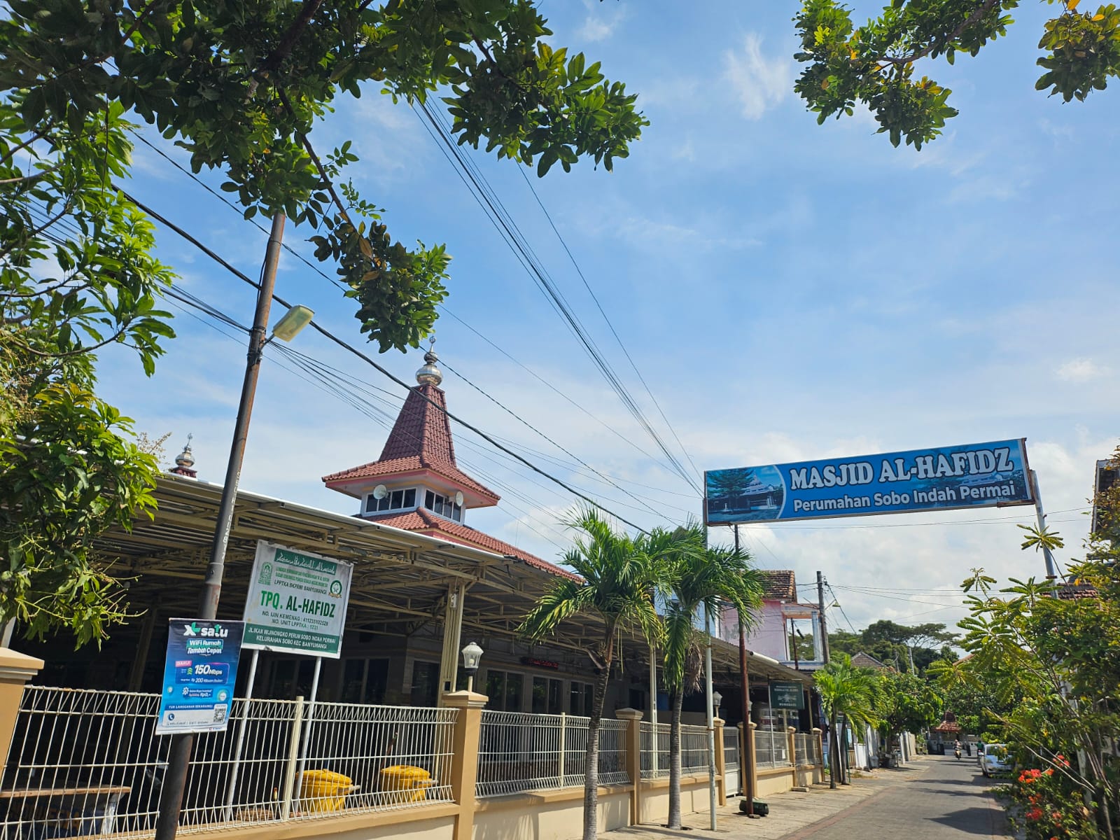 Foto Depan Masjid & Papan Nama — Al Hafidz, Sobo, Banyuwangi